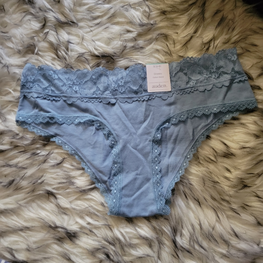 Auden blue cheeky small